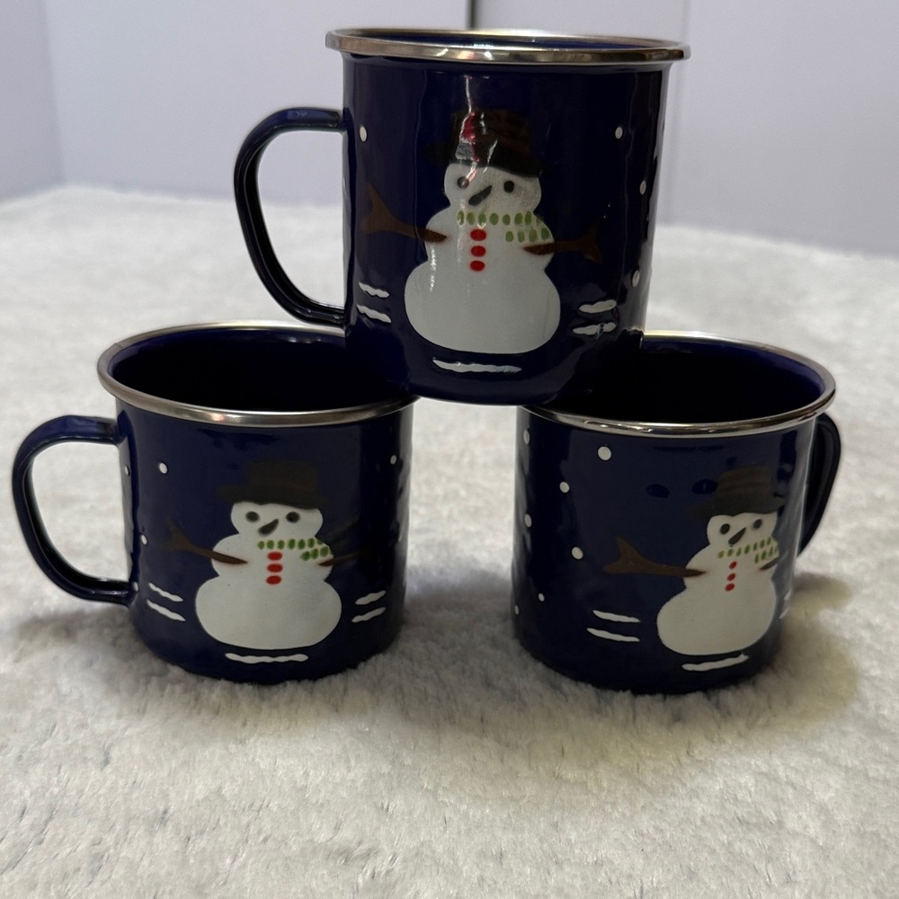 ⭐️1997 the golden rabbit II a Denise Harvey design enamelware cups set of 3. EUC